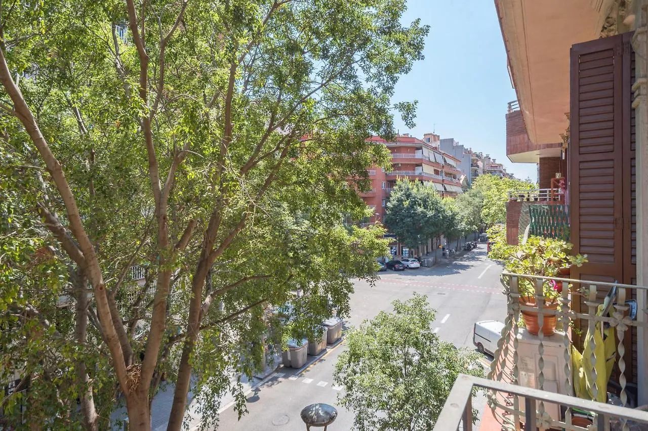 Spacious 3 Bed Apt In The Heart Of Sant Antoni Barcelona