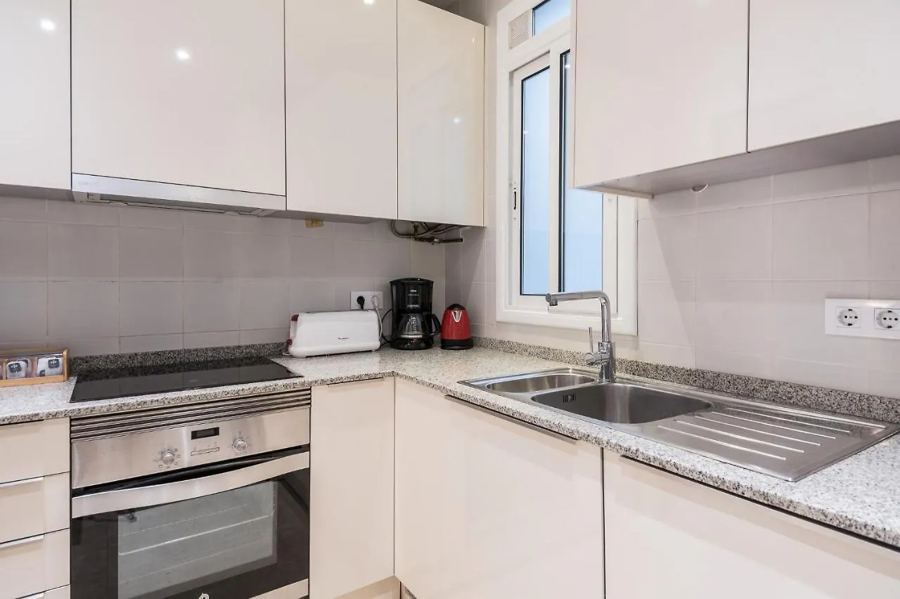 Apartment Spacious 3 Bed Apt In The Heart Of Sant Antoni Barcelona