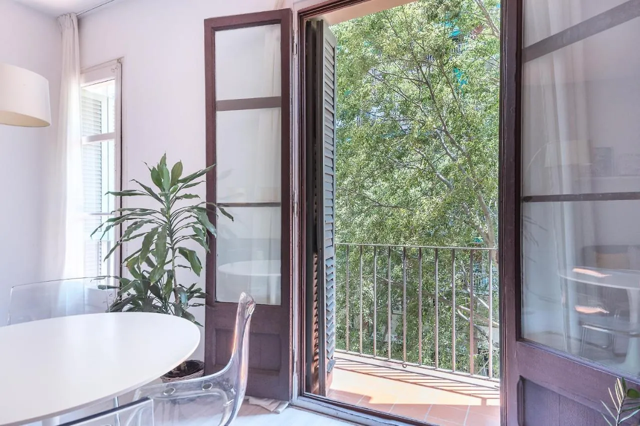 Spacious 3 Bed Apt In The Heart Of Sant Antoni Barcelona Spain