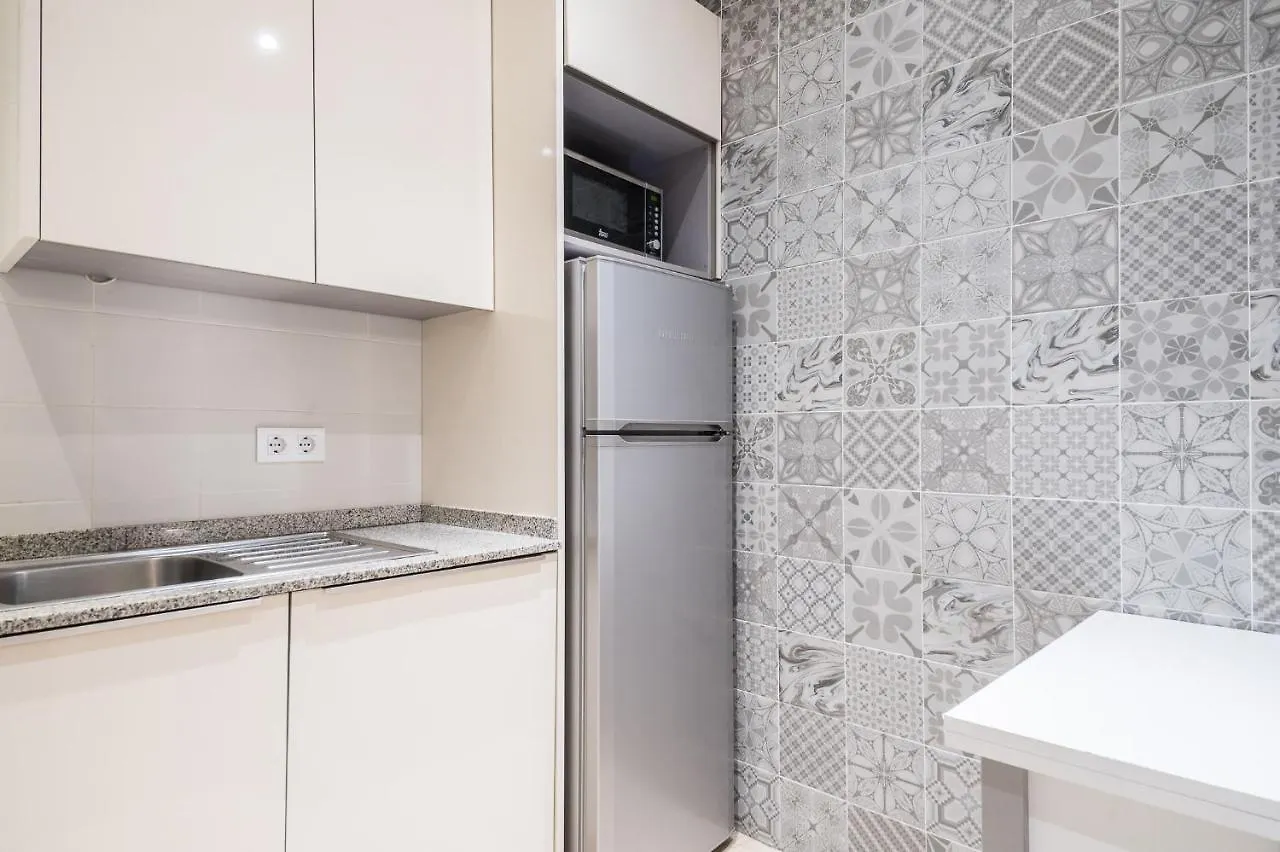 Apartment Spacious 3 Bed Apt In The Heart Of Sant Antoni Barcelona