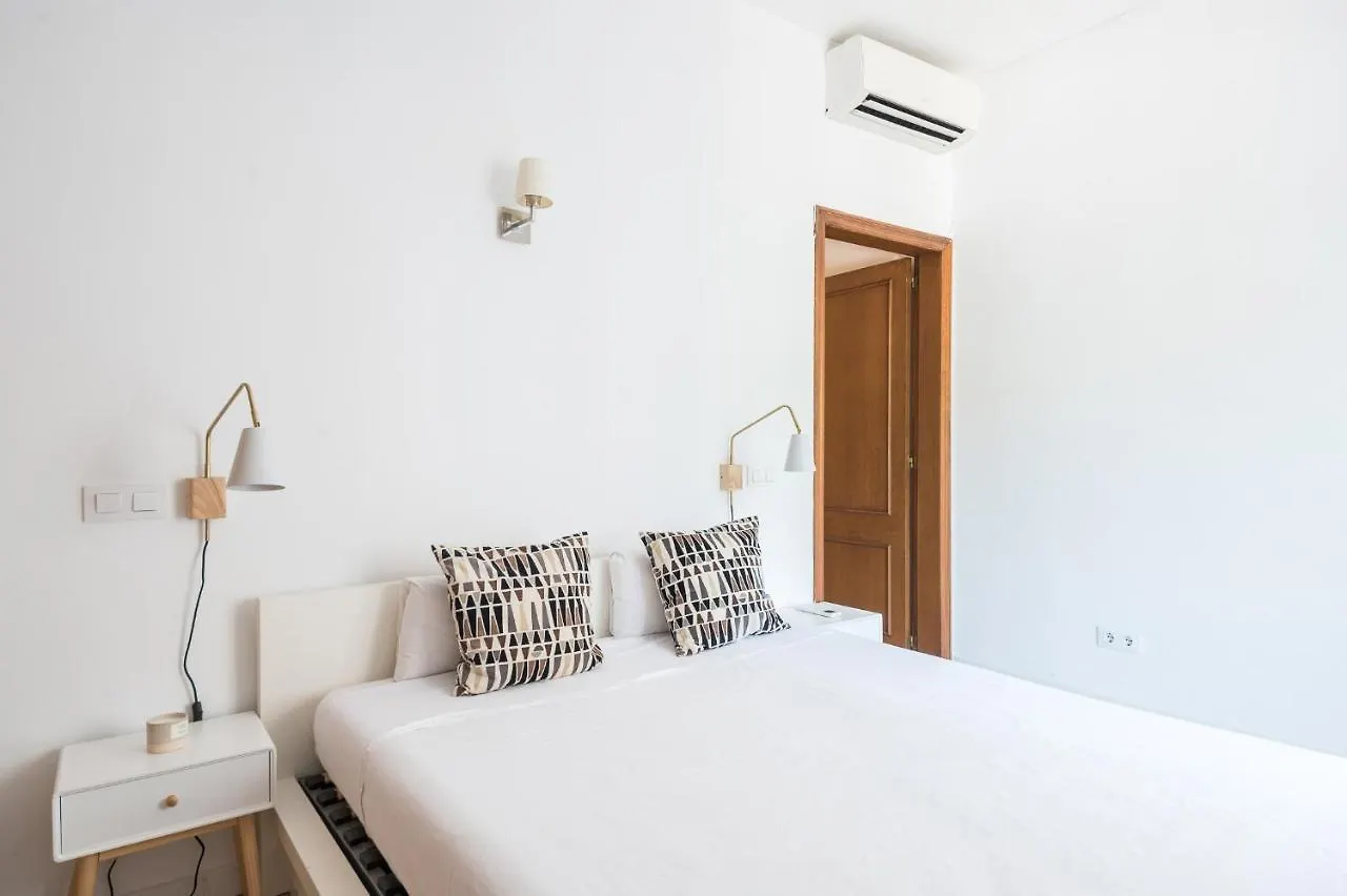 Apartment Spacious 3 Bed Apt In The Heart Of Sant Antoni Barcelona