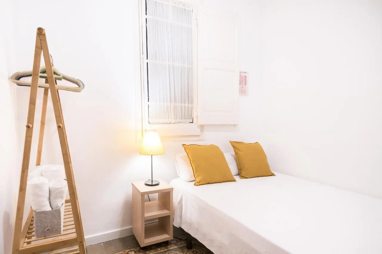 Spacious 3 Bed Apt In The Heart Of Sant Antoni Barcelona Apartment